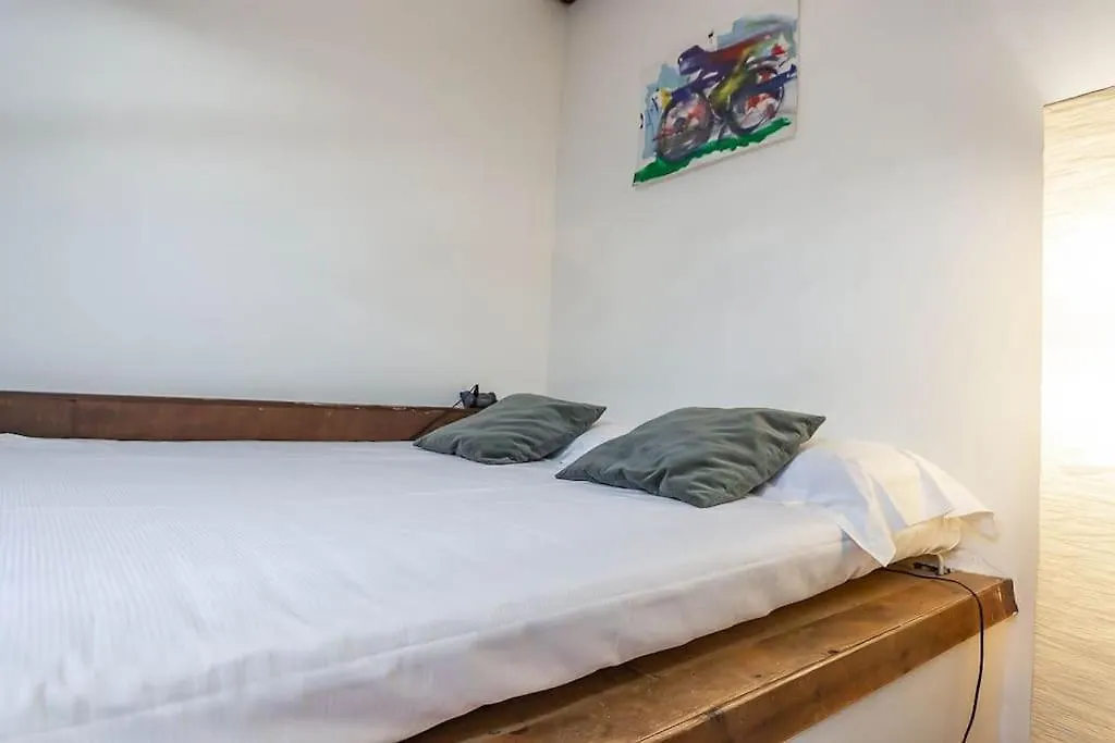 Navigli - Centro Vintage Apt - Movida&Free Wifi Apartment Milan